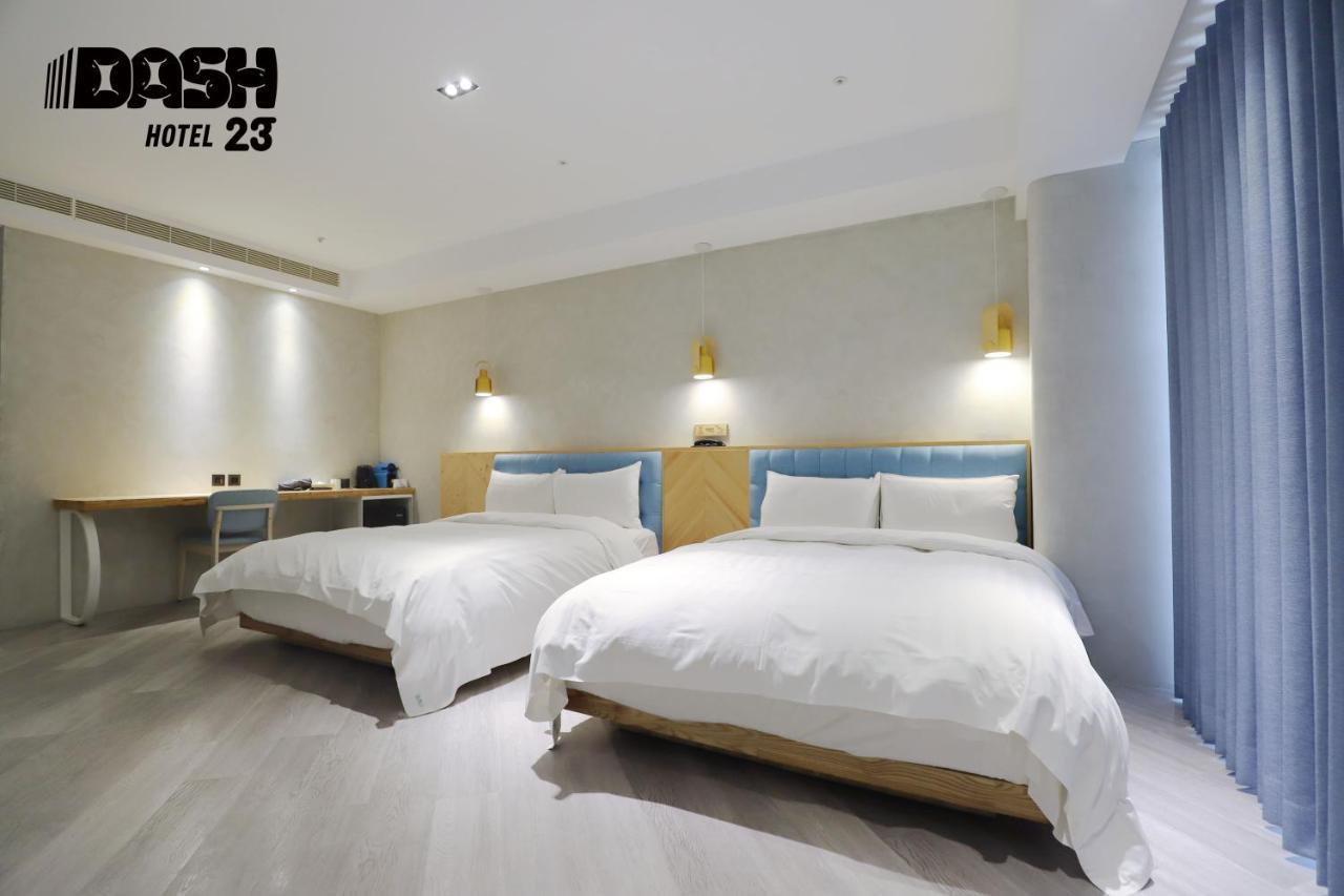 Dash 23 Hotel Tainan Exterior photo