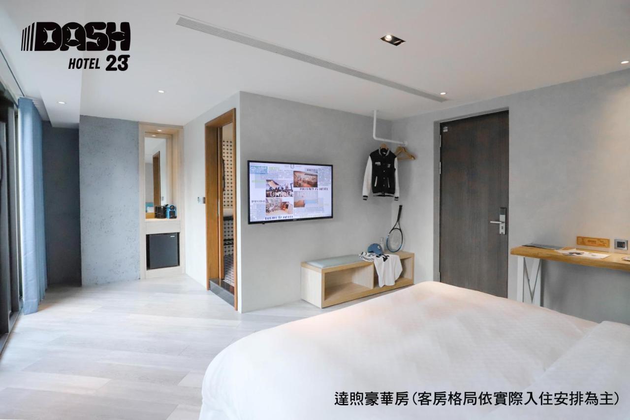 Dash 23 Hotel Tainan Exterior photo