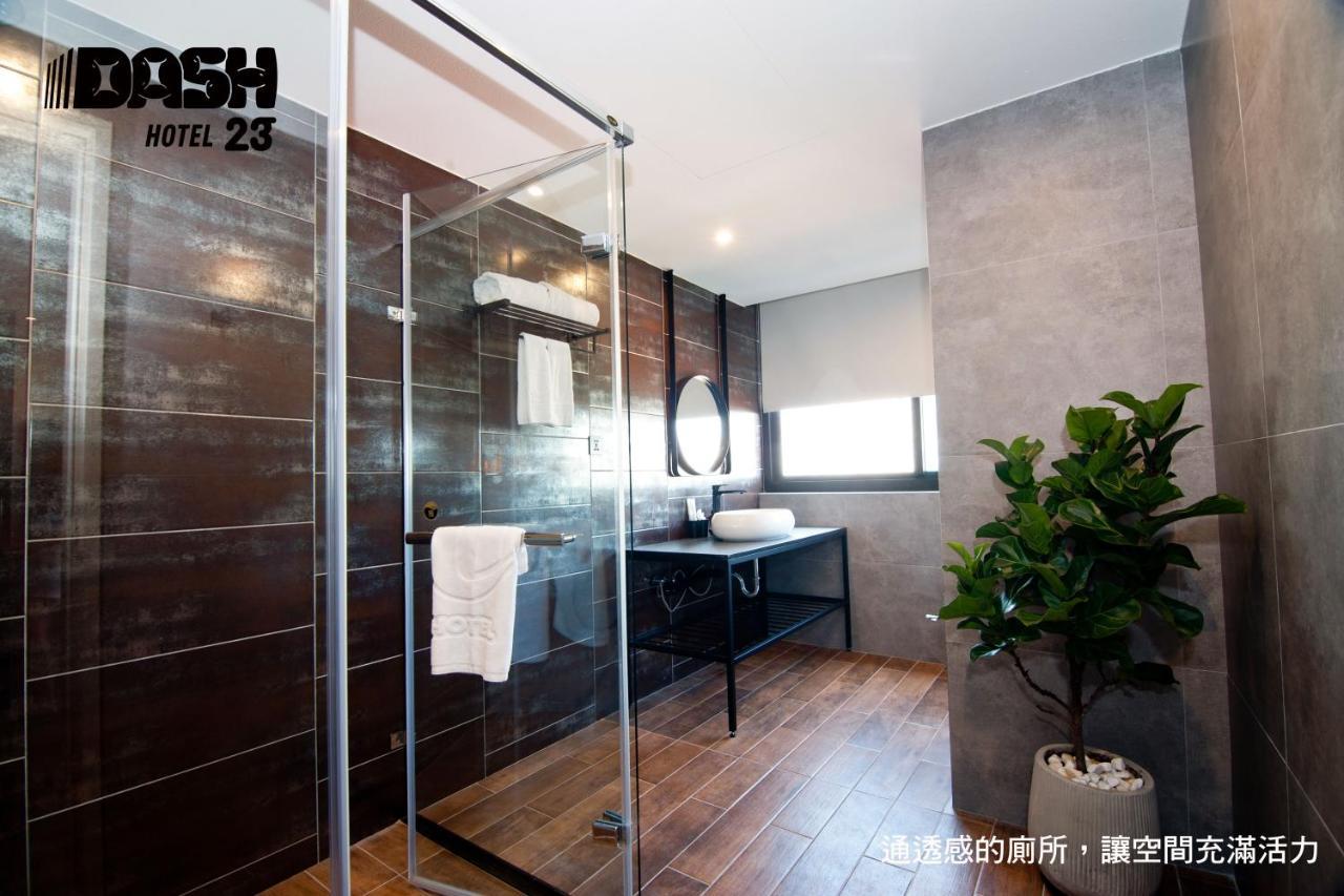 Dash 23 Hotel Tainan Exterior photo